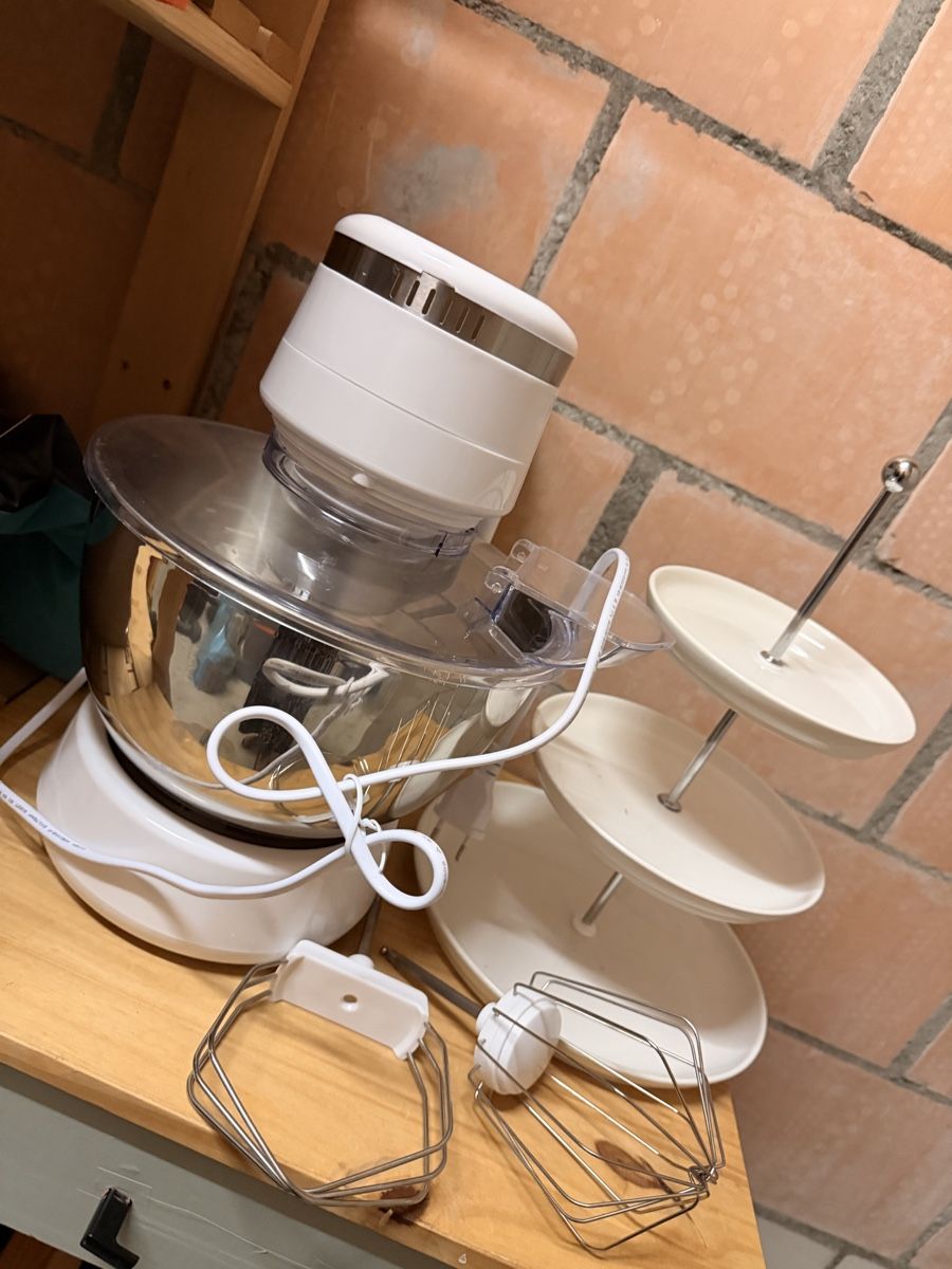 Fust Elettrodomestici da cucina: Knetmaschine wie neu – Usato da Niederwil AG venduto da gra_sl6t