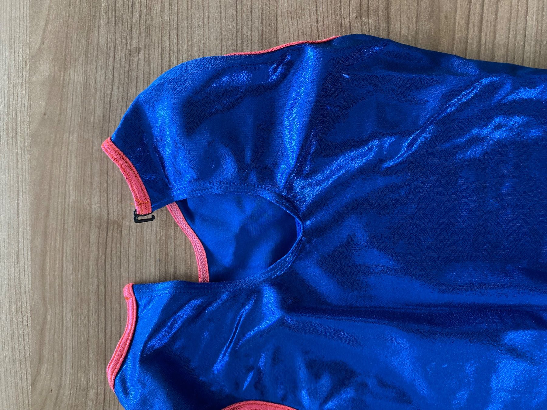 Scarpe, pantaloni & magliette da ginnastica: Turndress  blau/pink Glitzer Grösse S – Usato da La Tour-de-Peilz venduto da leu_hnf6 2