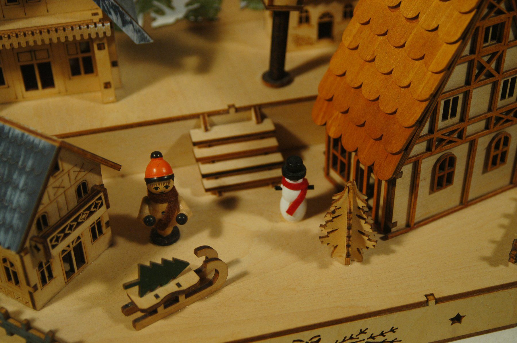 Tutte le decorazioni: Holz Miniatur Winterdorf mit Beleuchtung – Nuovo (secondo la descrizione) da Herisau venduto da Wisen 3