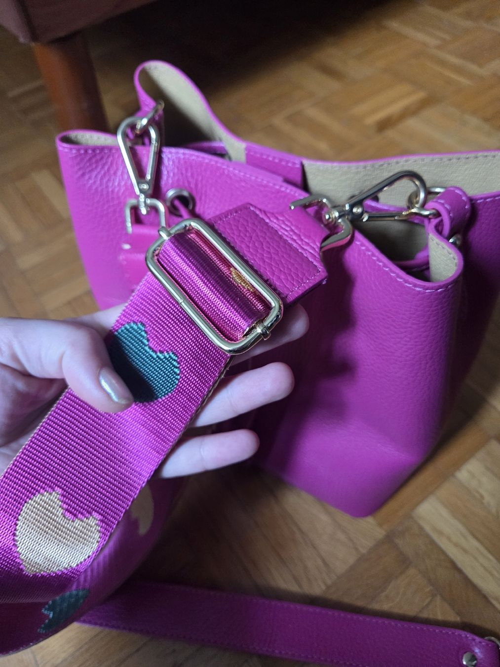 Borse da donna: Pinke Handtasche/Umhängetasche mit Wechselgurt, neuwertig – Nuovo (secondo la descrizione) da Adlikon b.Regensdf venduto da che_xxb9 1