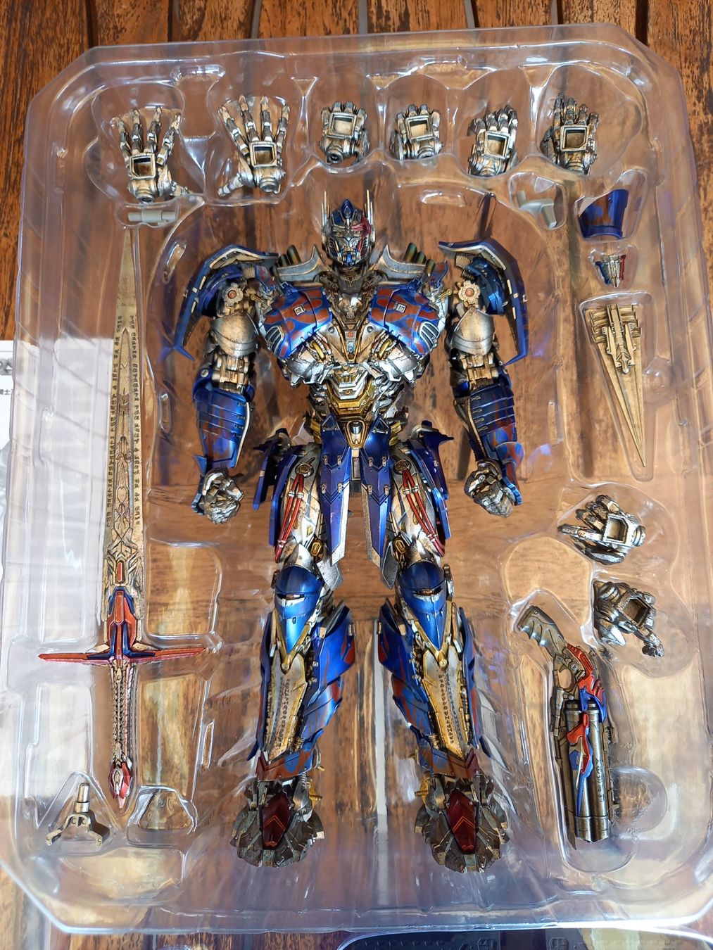 Hasbro Statuette: Threezero DLX Transformers Nemesis Prime The Last Knight – Nuovo (secondo la descrizione) da Caslano venduto da mecha_gundam 7