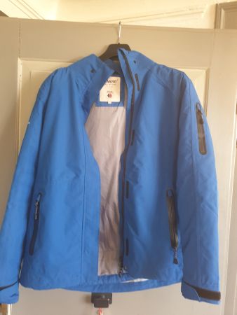 Schöne Herrenjacke von HAKRO Gr. M in blau