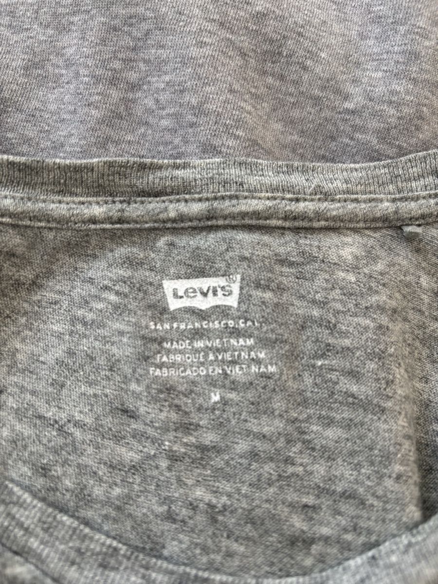 Levi's T-shirt: Levis NY T-shirt M – Usato da Fribourg venduto da dafral 1