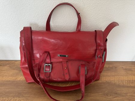 Sac Freitag R511 CAROLUS rouge iconique