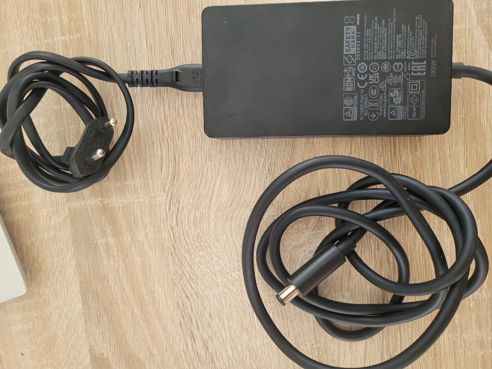 Microsoft Caricabatterie: Surface Netzteil – Usato da Berikon venduto da Muspi