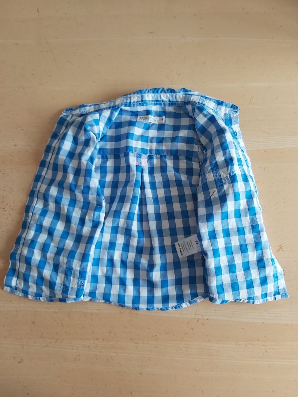 Camicie, Top & T-shirt: Hemd blau kariert mit coolen sticker Gr.74 – Usato da Disentis/Mustér venduto da epa_862v 3
