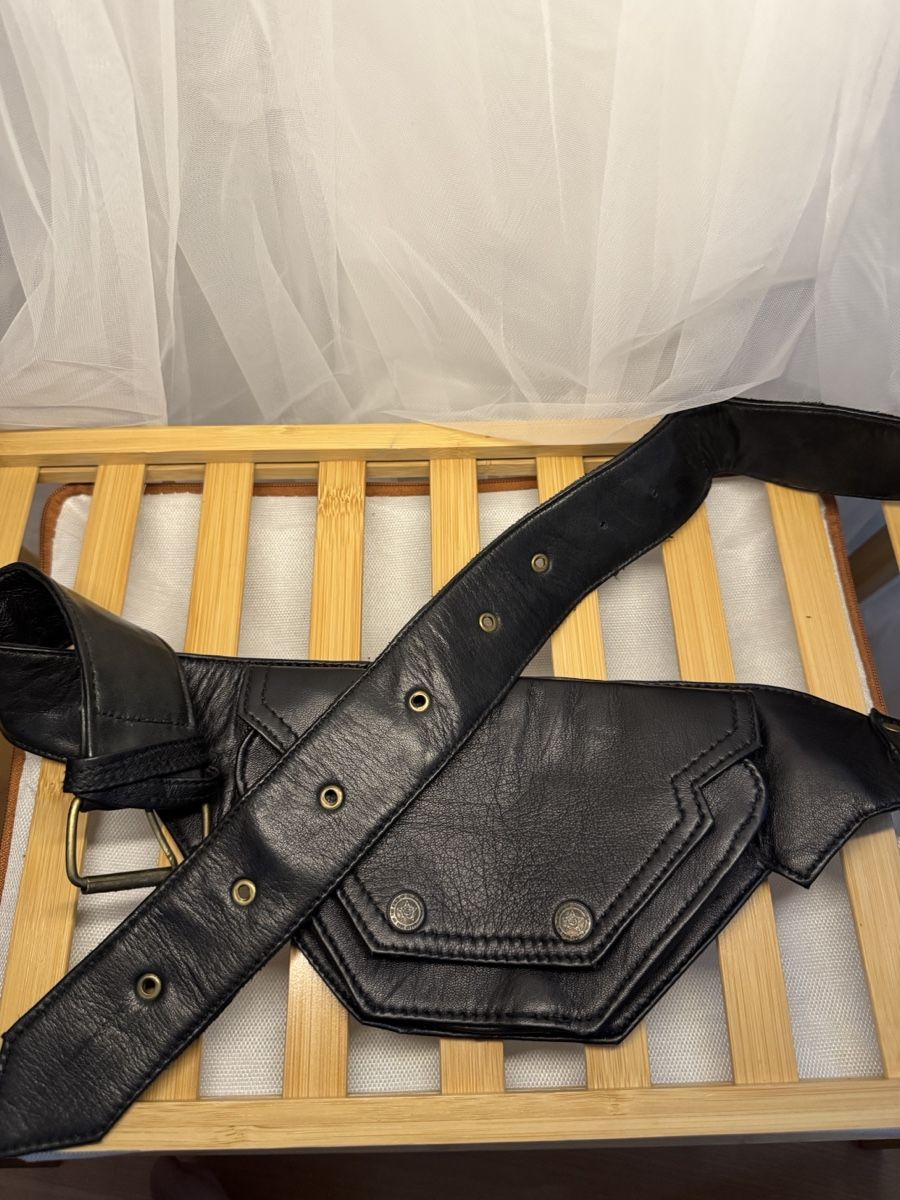 Taschen: Gürteltasche schwarz Leder Goa – Gebraucht aus Eschlikon TG von little.dove 1