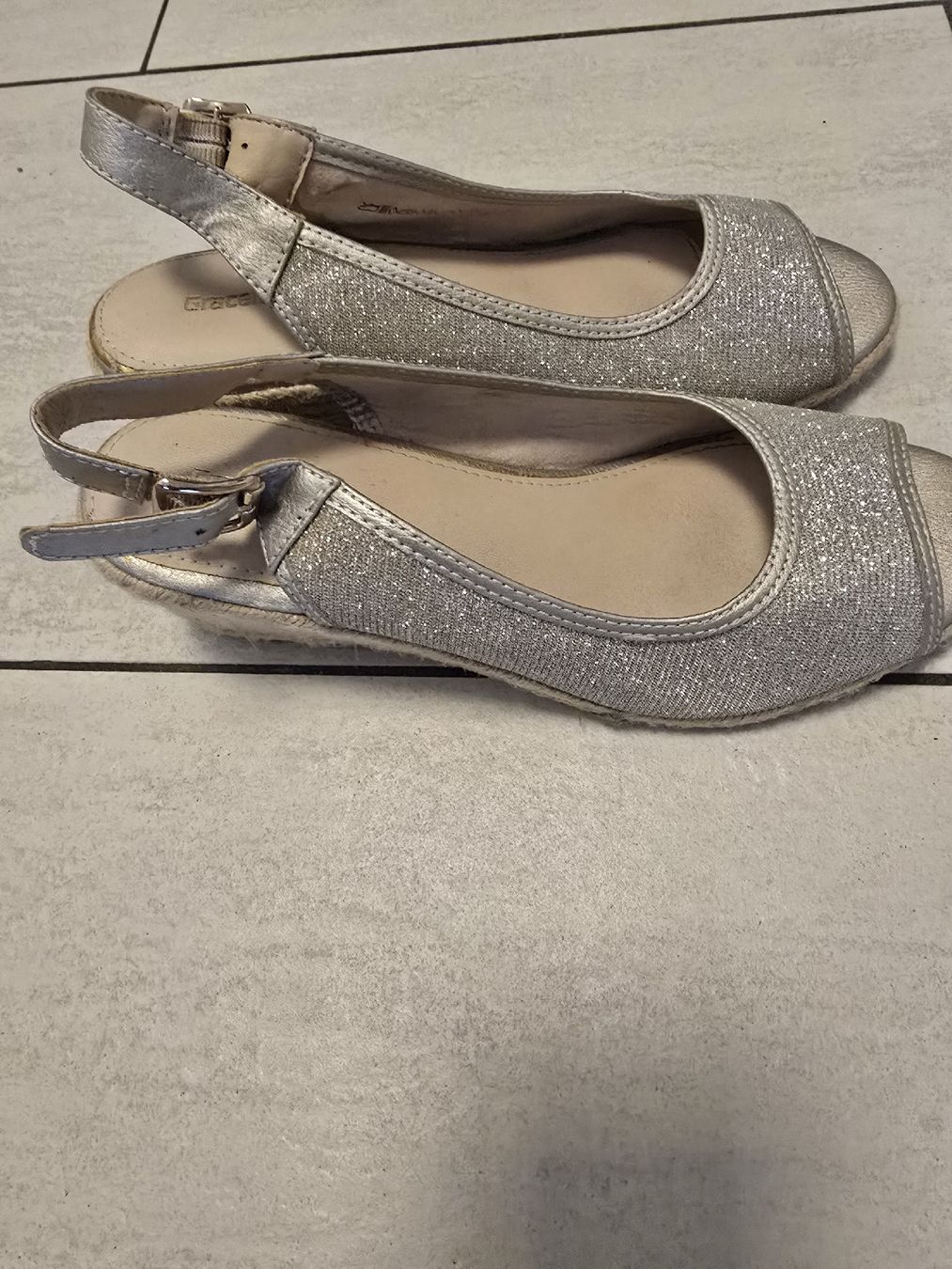 Scarpe da donna: Sandalen schuhe 39 – Usato da Wohlen AG venduto da Monika2017 1