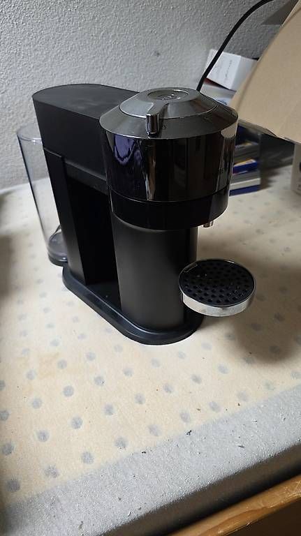 Machines à café & Machines à expresso: Kaffeemaschine Nespresso Vertuo Next – D'occasion à Frauenfeld par Pea_fj7 4