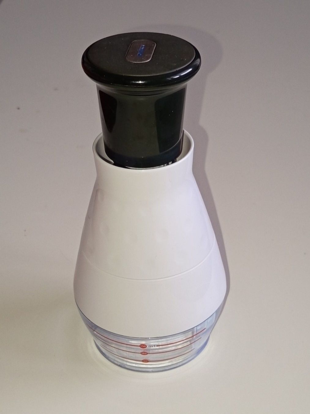 Zyliss Elettrodomestici da cucina: Neuwertiger Zerkleinerer/Gemüseschneider mit Messbecher – Usato da Bassersdorf venduto da alu_ps66