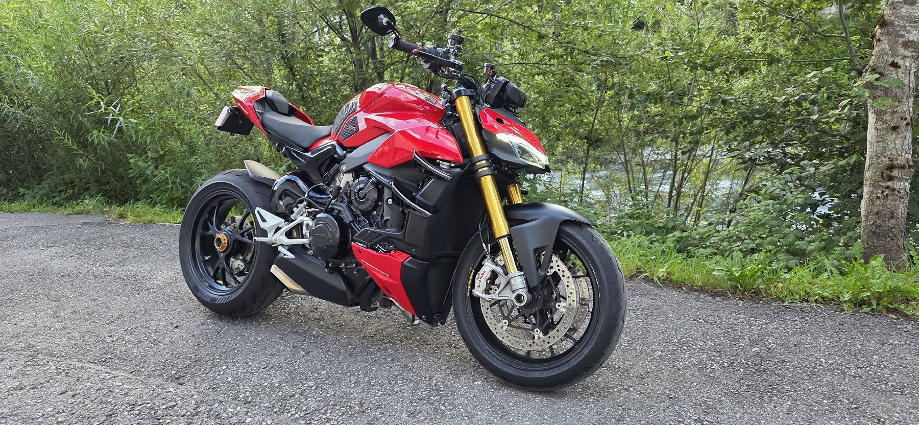 Ducati Strada: Ducari Streetfighter V4s mit Garantie – Usato da Achseten venduto da heavyXII