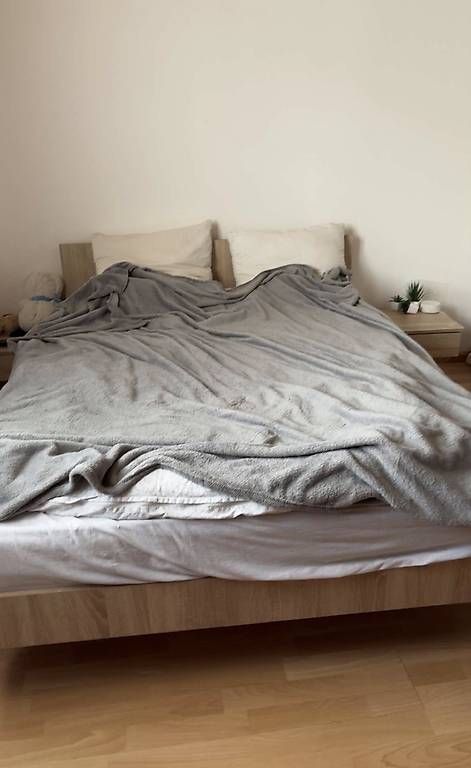Letti: À vendre lit avec matelas – Usato da Muraz (Sierre) venduto da lai_xbs7 3