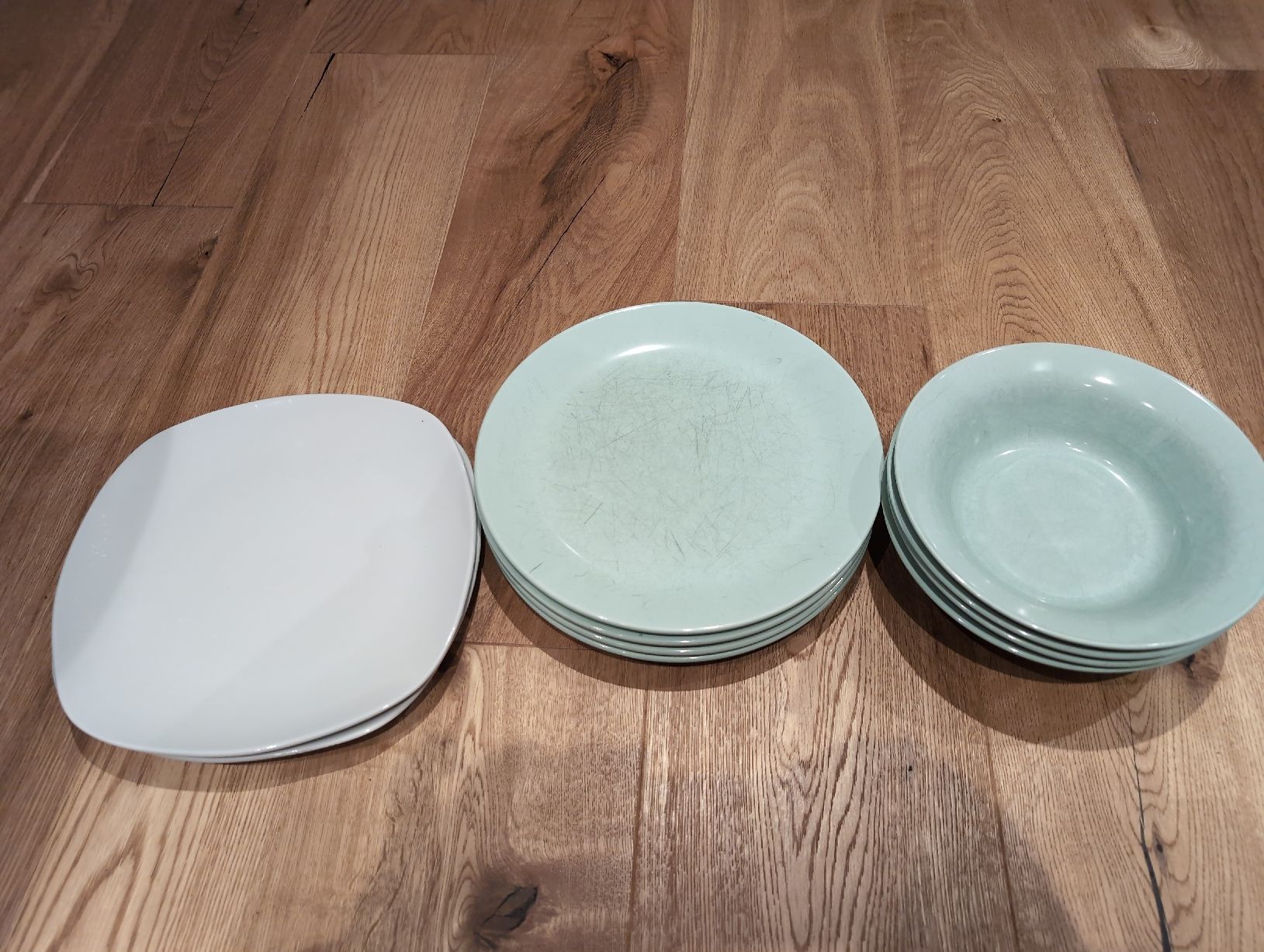 Geschirrsets: Teller Set – Gebraucht aus Bern von JennisJungle