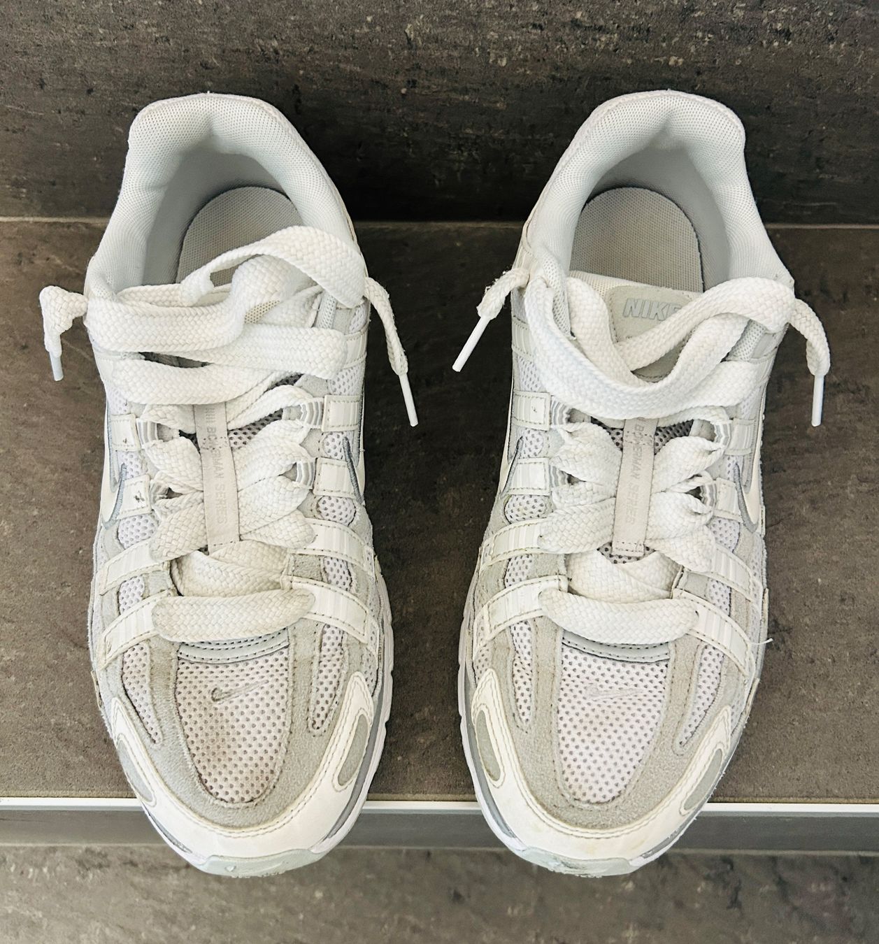 Nike Scarpe da uomo: Nike P-6000 weiss Gr. 42.5 – Usato da Visp venduto da I.G.-1909-