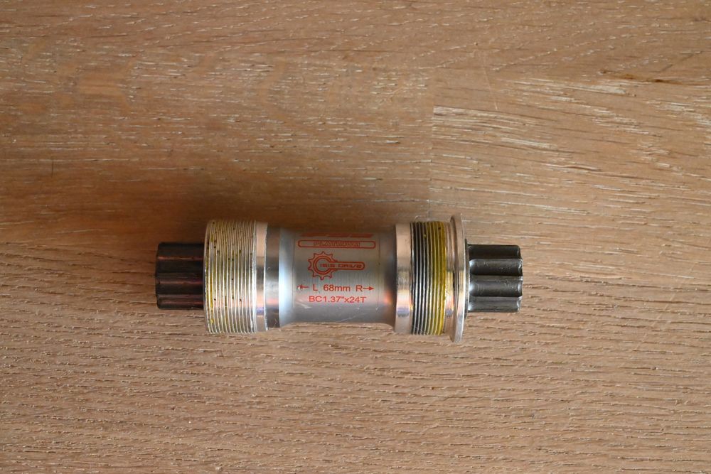 Pezzi di ricambio: FSA Platinum Tretlager boitier 68 mm BC 1.37x24T – Usato da Le Mont-sur-Lausanne venduto da charpy6