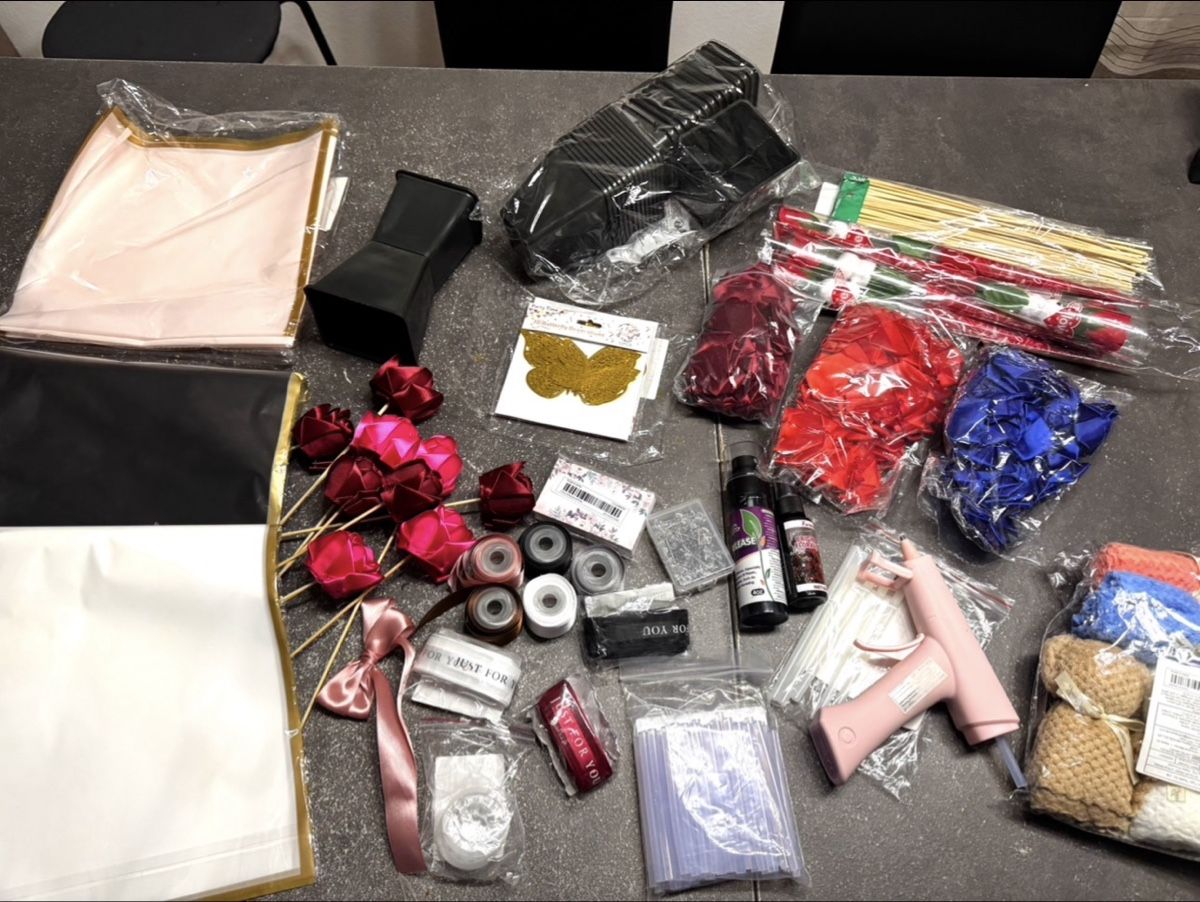 Kit bricolage: Complete satin rose bouquet kit – Nuovo (secondo la descrizione) da Forch venduto da TiciaSantos