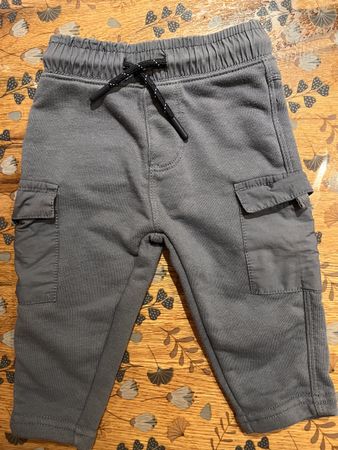 Baby Hose Grösse 74/80, Top Zustand!