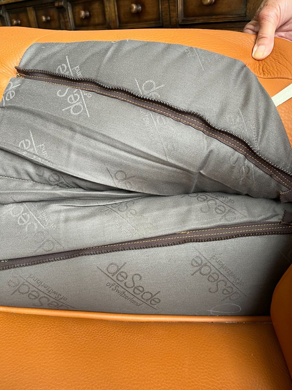 De Sede Sessel: De Sede Ledersessel mit Hocker – Gebraucht aus Holderbank SO von GeorgeU 6