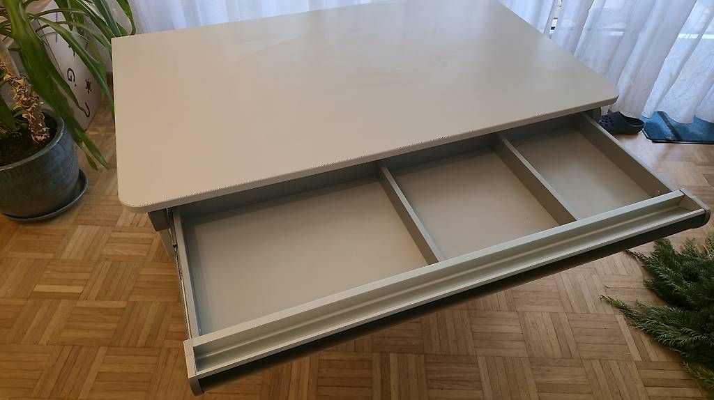 Moll Schreibtische: MOLL Schreibtisch Winner Classic – Gebraucht aus Pfäffikon SZ von siobz 1