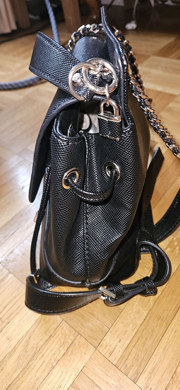 Guess Borse da donna: sac à dos guess – Nuovo (secondo la descrizione) da la tour-de-peilz venduto da Hibou82 2