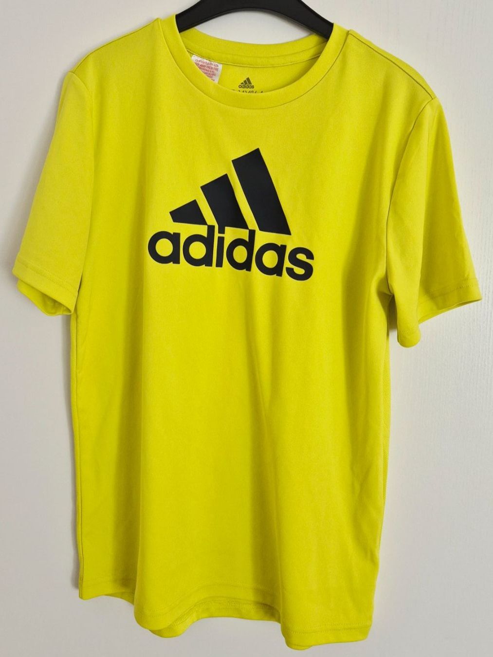 Adidas T-Shirts: Adidas Fuktionsshirt Gr.164 – Gebraucht aus Volketswil von Dokinka