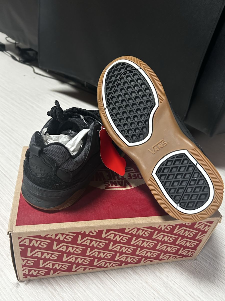Vans Scarpe da uomo: Vans 40.5 Varix Wc – Nuovo e nell'imballaggio originale da Reconvilier venduto da ako_6n9m 2