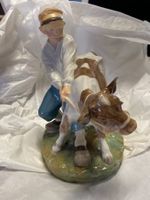 (82) ROYAL Copenhagen Junge mit Kalb signiert