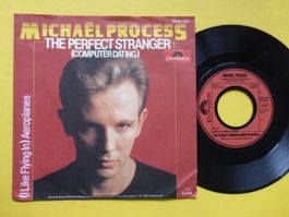Michaël Process – The Perfect Stranger (Computer Dating)