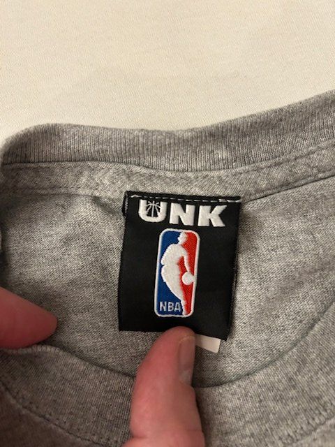 T-shirt: Brooklyn Nets - Headphones T-Shirt – Usato da Flawil venduto da bridge28 1