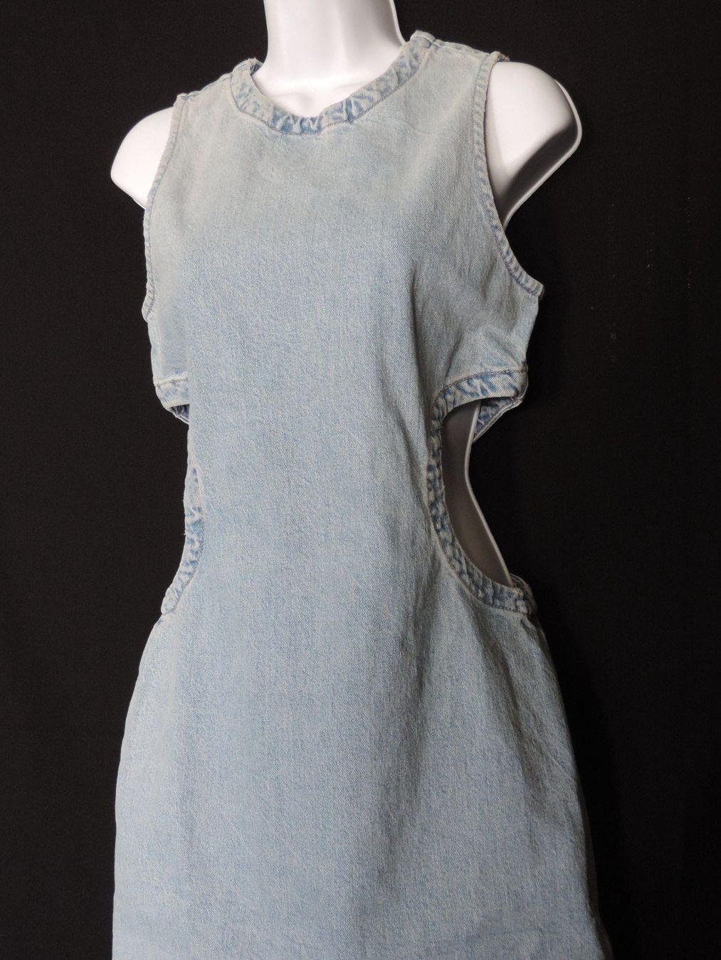Pull&Bear Vestiti: robe jeans bleue claire échancré hanche – Usato da Genève venduto da Axelle333 4