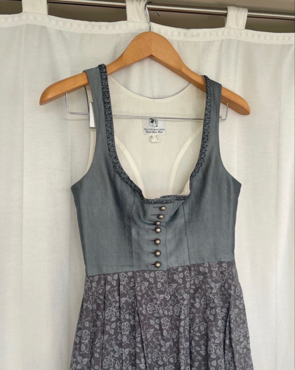 Vestiti: Dirndl Trachtmacher grau Seide Gr. 34 – Usato da Zürich venduto da janni_jj12 3