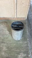 Aschenbecher Metall rund gebraucht