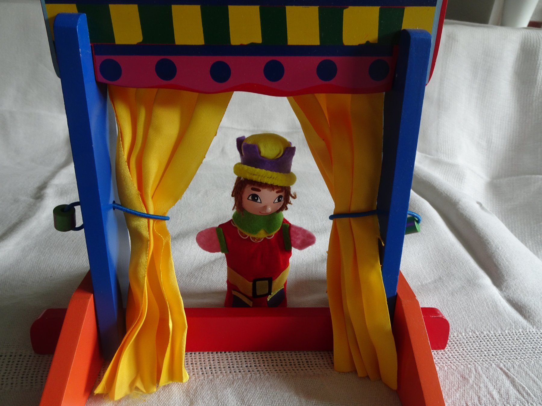 Giocattoli: Mini Theater mit Figuren – Usato da Bünzen venduto da Tango33A 3