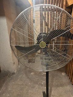 Ventilatoren: Retro Standventilator mit Gusseisenfuss – Gebraucht aus Zürich von enjazz 1