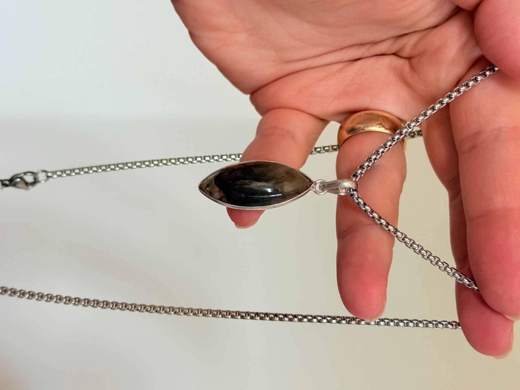 Ketten: Labradorite necklace – Neu und originalverpackt aus Genève von AGBERG 7