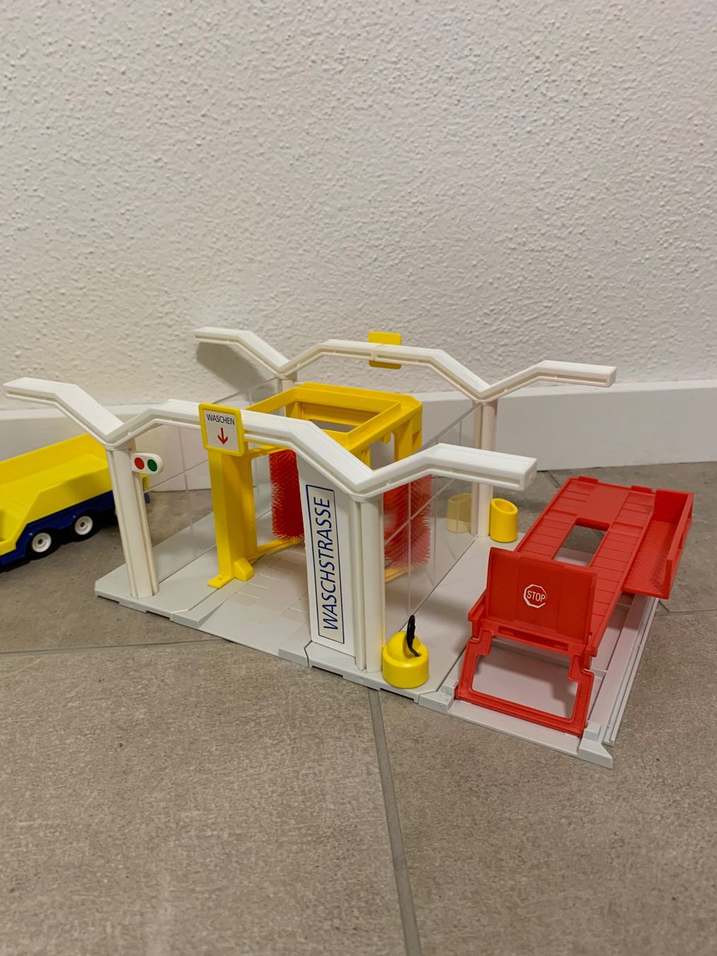 Siku Giocattoli: Siku Lkw mit Waschstrasse Nr. 4019 – Usato da Reinach AG venduto da Renaultpower 2