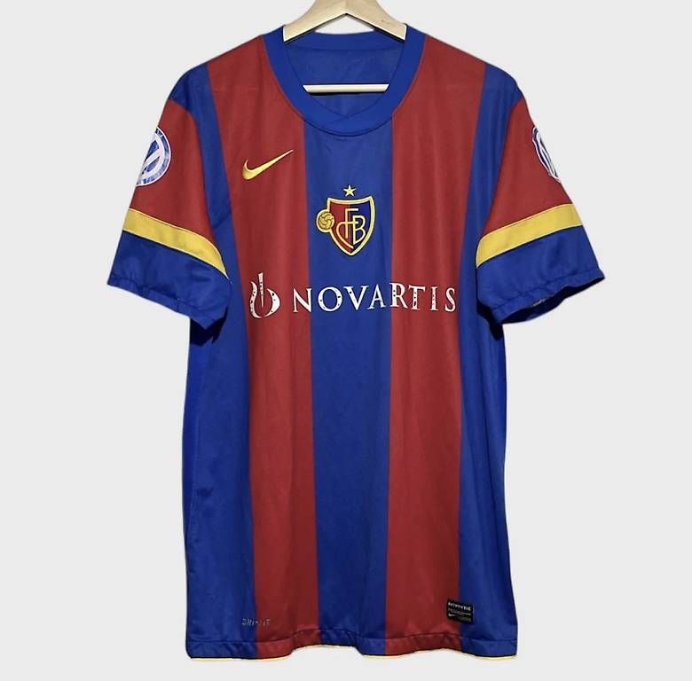 Nike Canottiere & Pantaloni: FC Basel Trikot Meistersaison 10/12 Gr. L – Usato da Basel venduto da noe.isler