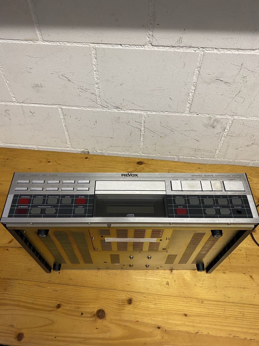 Revox Ricevitori: Revox B226 und Revox B285 – Difettoso da Luzern venduto da Harikan 2