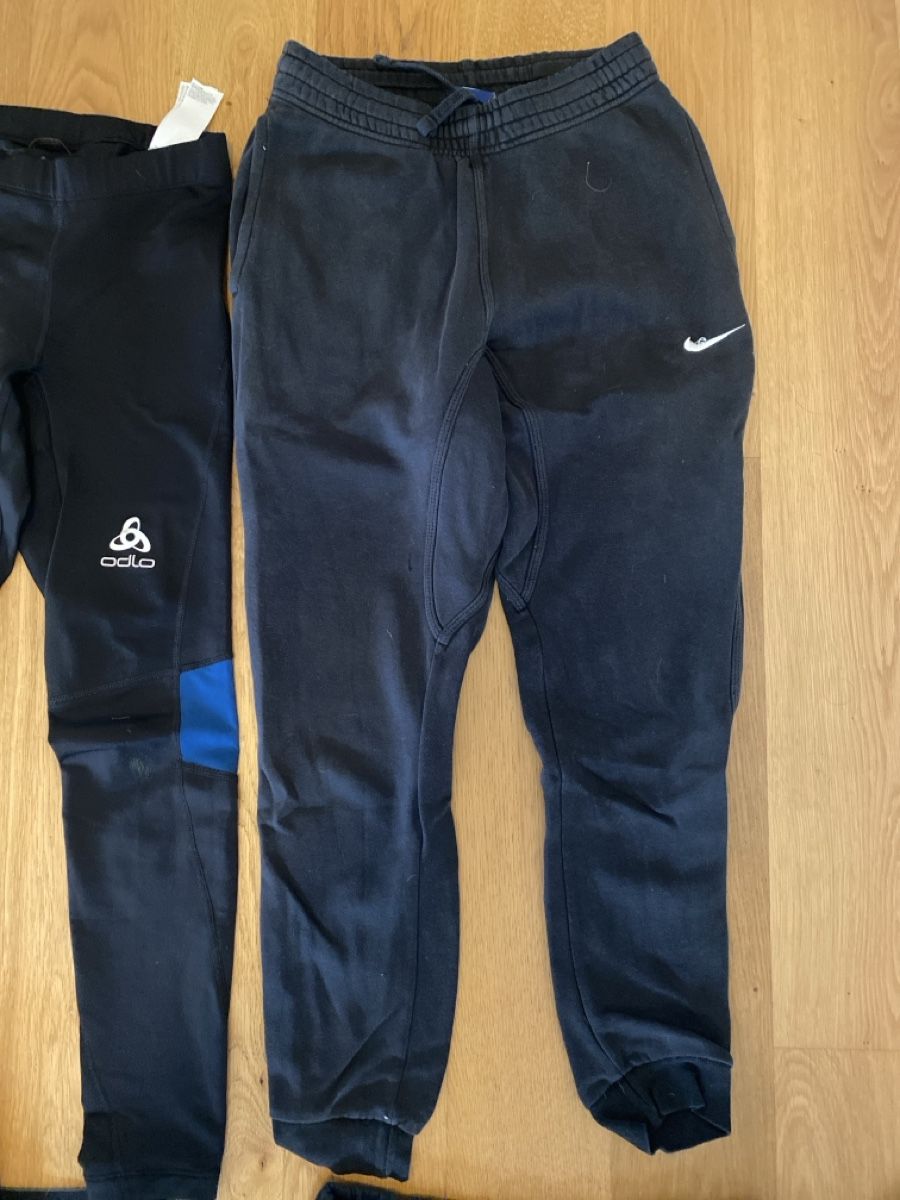 Lotti di vestiti: Sporthosen Set 4 Stk. Grösse S – Usato da Riehen venduto da Joel_111 2
