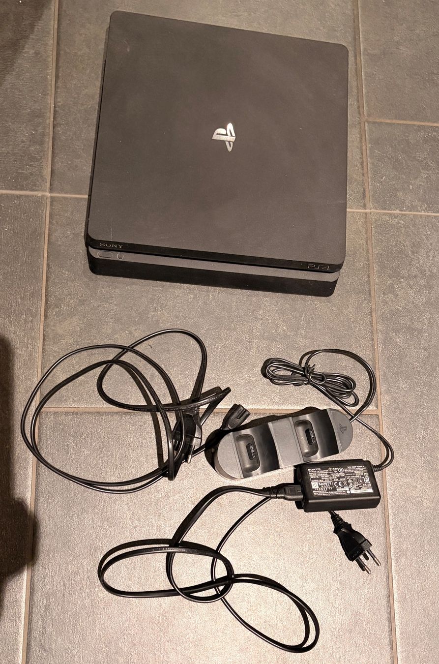 Sony Console: Sony Playstation 4 gebraucht – Usato da Rüdtligen venduto da Levin_8 2