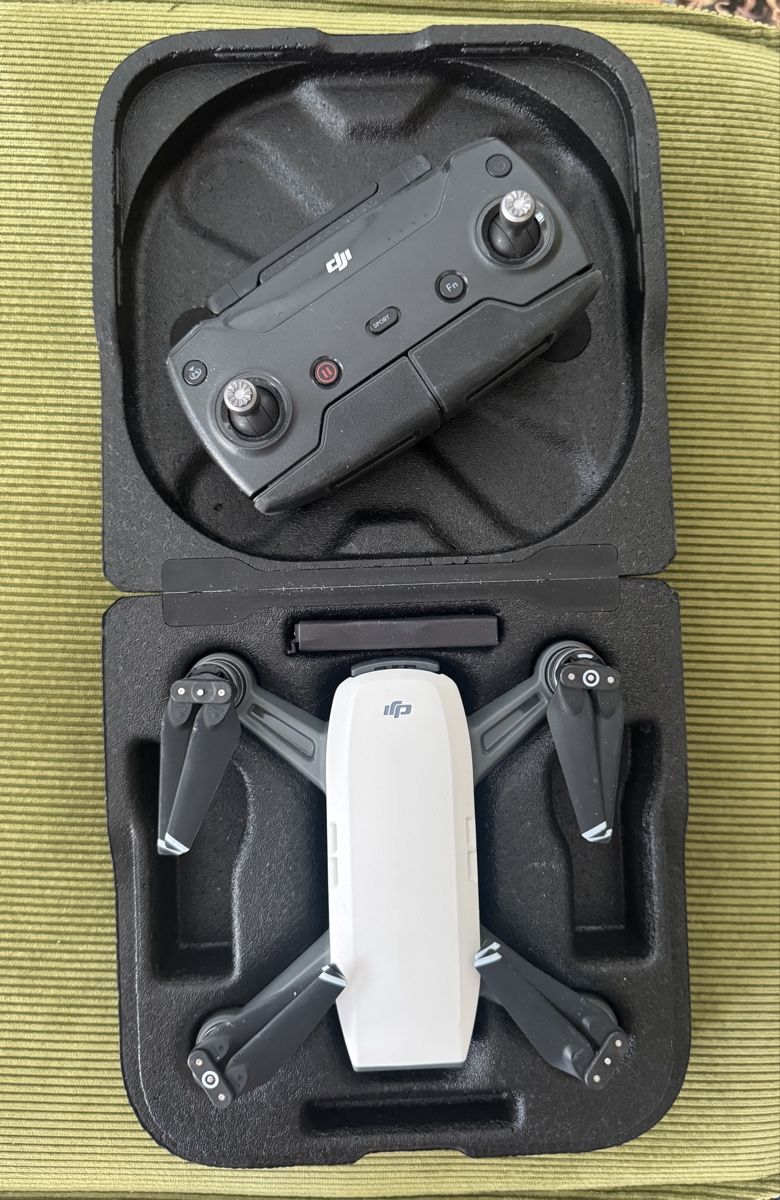 DJI Caméscopes: Dji Spark mit Controller – D'occasion à Zürich par van_58nb
