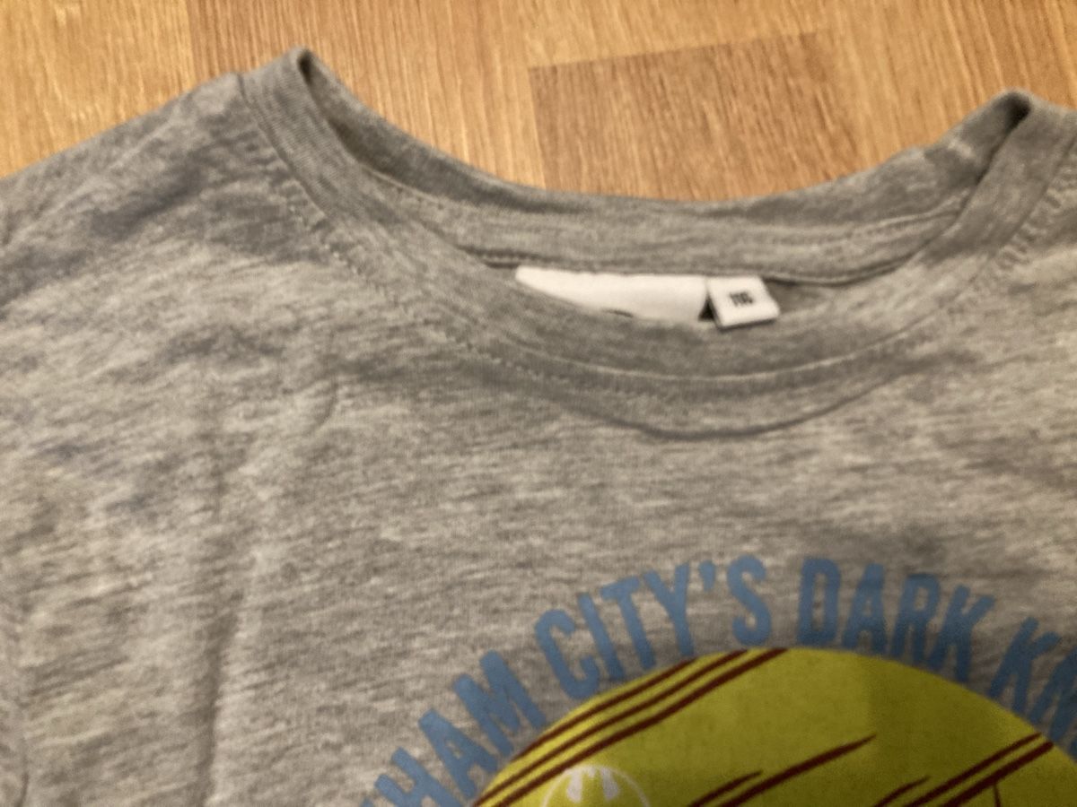 Hemden, T-Shirts & Polos: Batman Langarmshirt Gr. 116 – Gebraucht aus Emmenbrücke von JJ_89 2