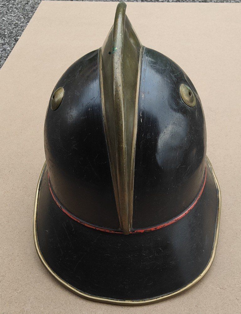 Pompiers: Antiker Feuerwehrhelm – D'occasion à Sigriswil par Ricola1977 1