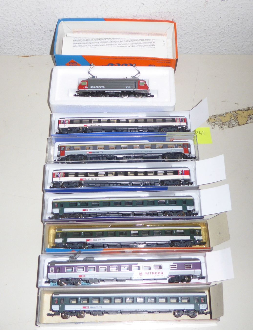 Roco Modelleisenbahnen: Roco Spur N SBB Zug Set 8-teilig – Gebraucht aus Uetikon am See von auktio 1