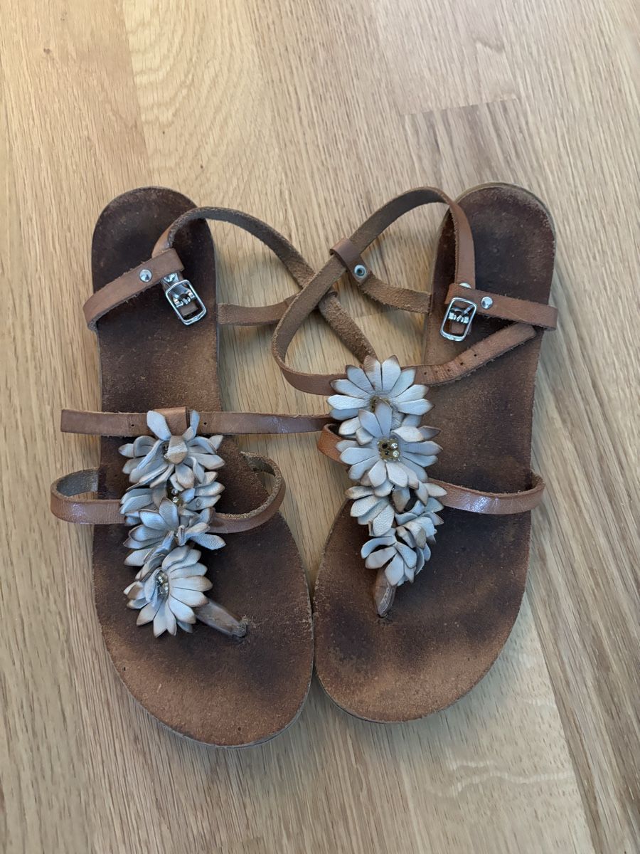 Damenschuhe: Wunderschöne Ledersandalen Gr. 40 – Gebraucht aus Remetschwil von est_zk69