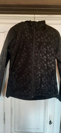 Regen / Windjacke