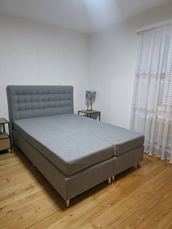 Lits: Boxspringbett 140x200 cm Grau – D'occasion à Root par dam_k55b