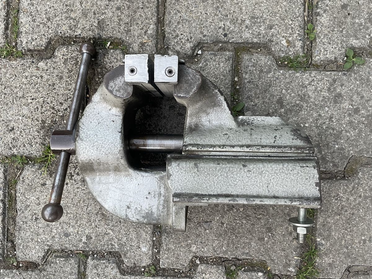 Gressel Tutti gli attrezzi: Original GRESSEL Schraubstock mit Tischklemmung – Usato da Eriswil venduto da tan_wl7w 2