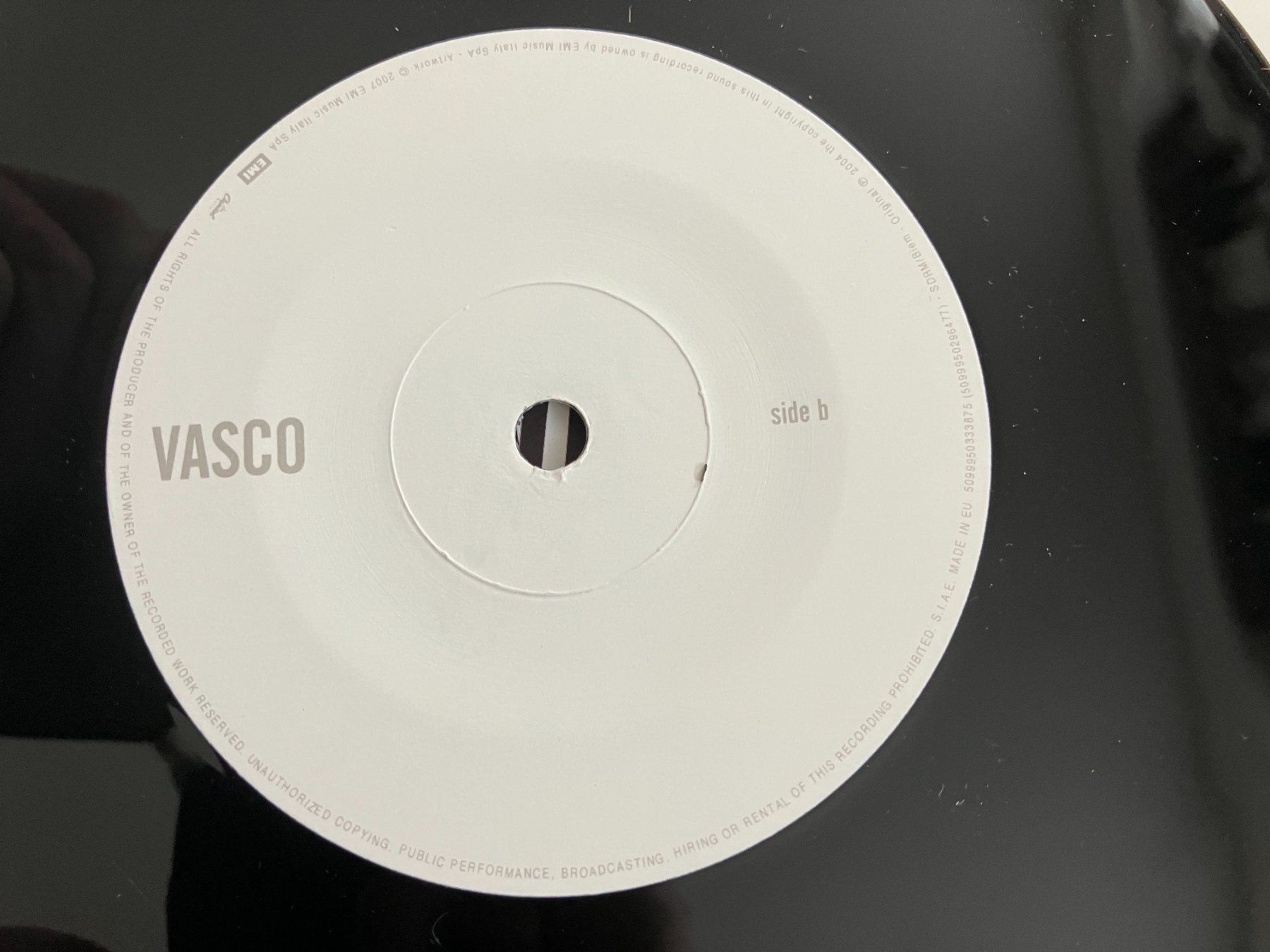 Dischi in vinile: Vasco Rossi – Nuovo (secondo la descrizione) da Aarwangen venduto da Jukebox3 7