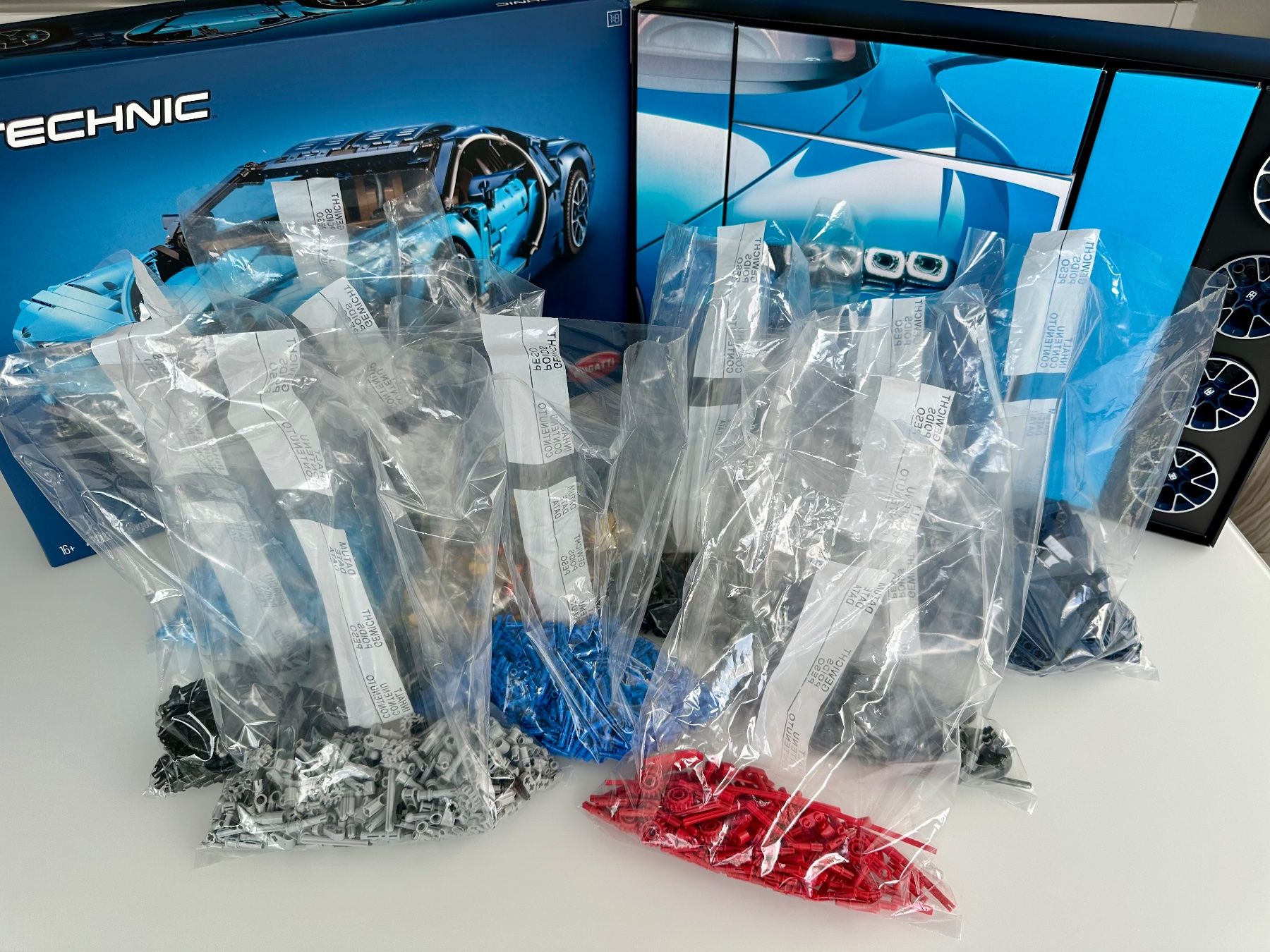 Lego Kit di costruzioni: LEGO 42083 BUGATTI CHIRON LEGO® Technic™ – Usato da Collombey venduto da sevendays 7